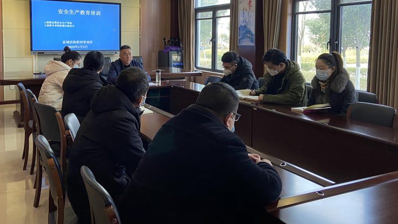 叉车实操考试是检验叉车操作人员技能的重要环节，考试流程通常包括以下几个步骤：
